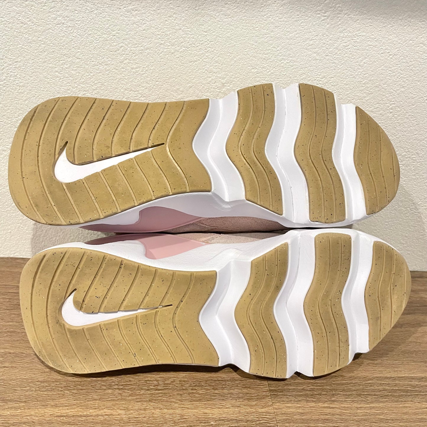 NIKE WMNS RYZ 365 II 24cm