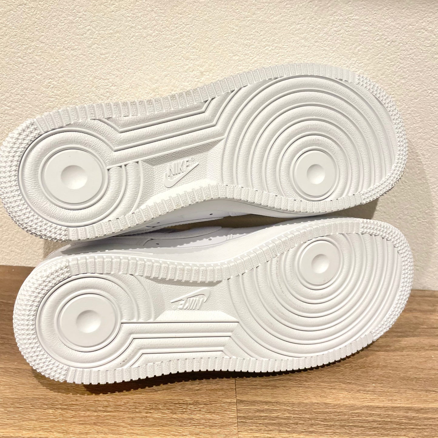 NIKE W AIR FORCE 1 '07 24cm