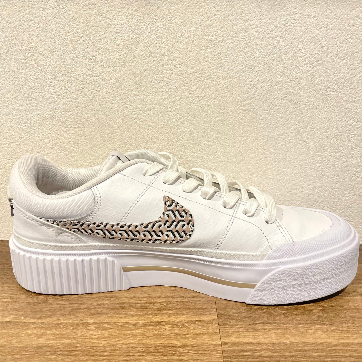 NIKE W COURT LEGACY LIFT 26.5cm