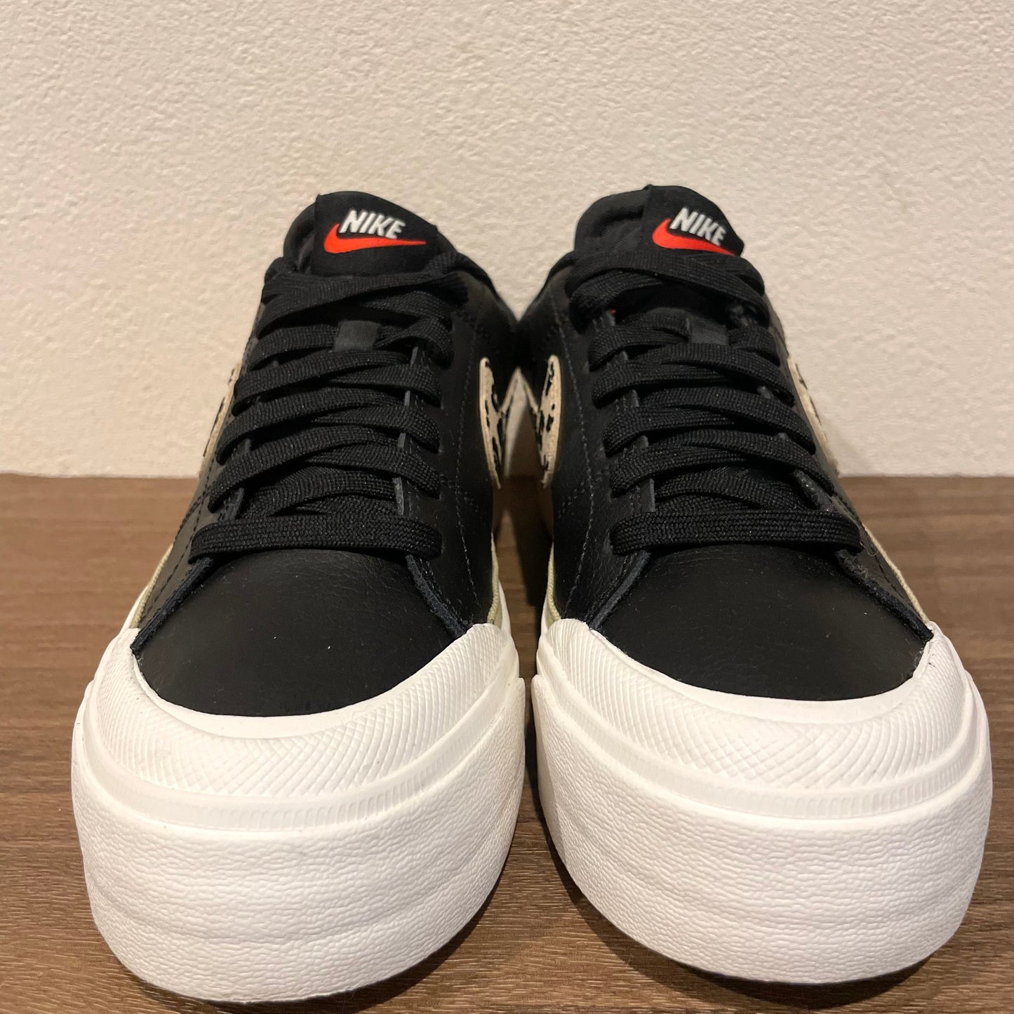 NIKE W COURT LEGACY LIFT 23.5cm