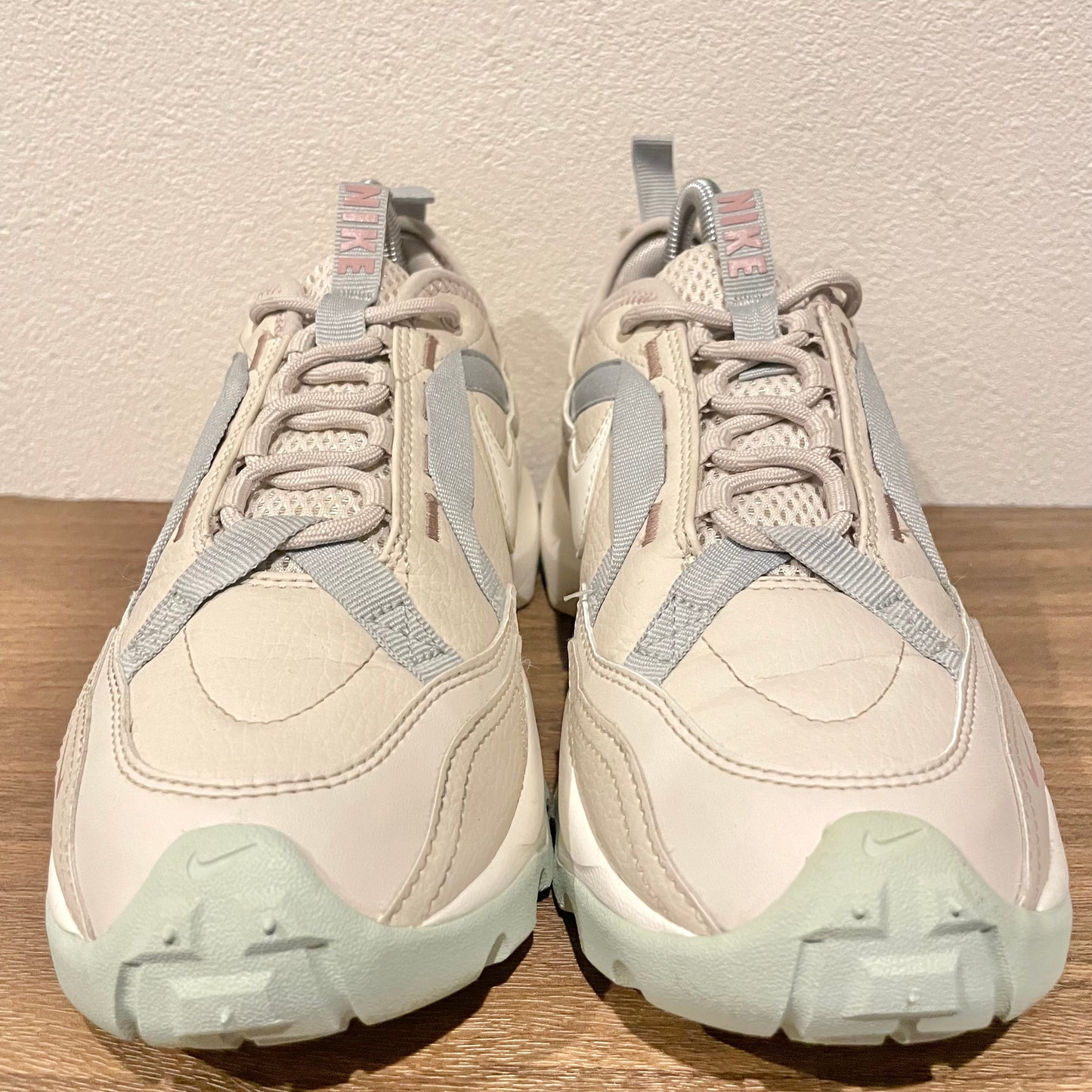 NIKE WMNS TC7900 24.5cm