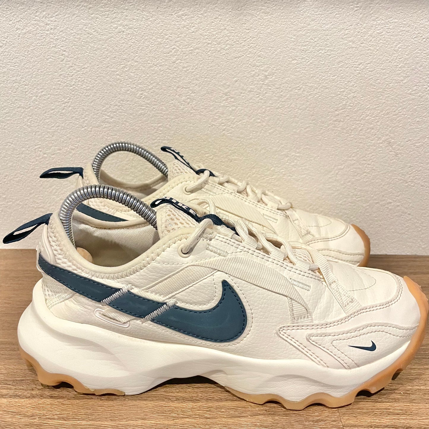 NIKE WMNS TC 7900 24cm