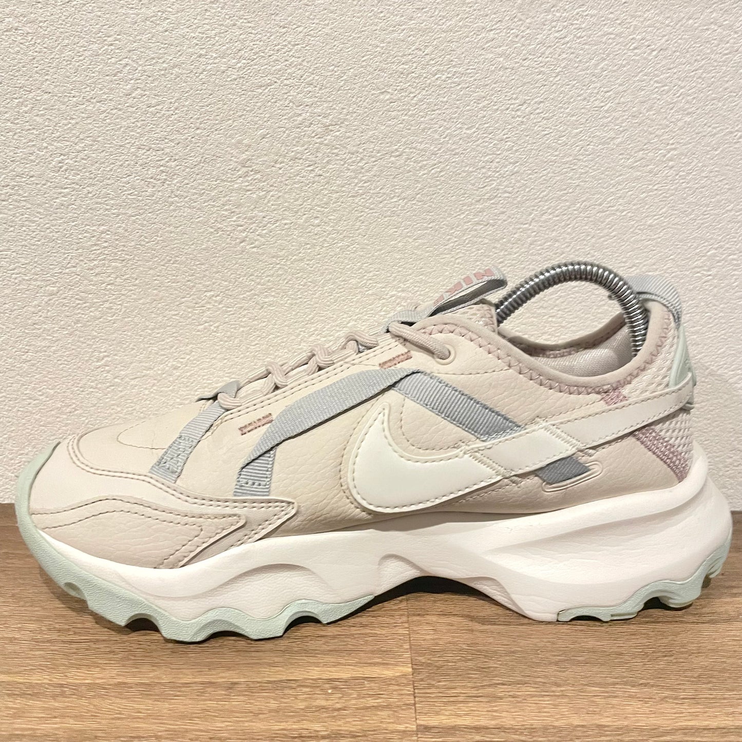 NIKE WMNS TC7900 24.5cm