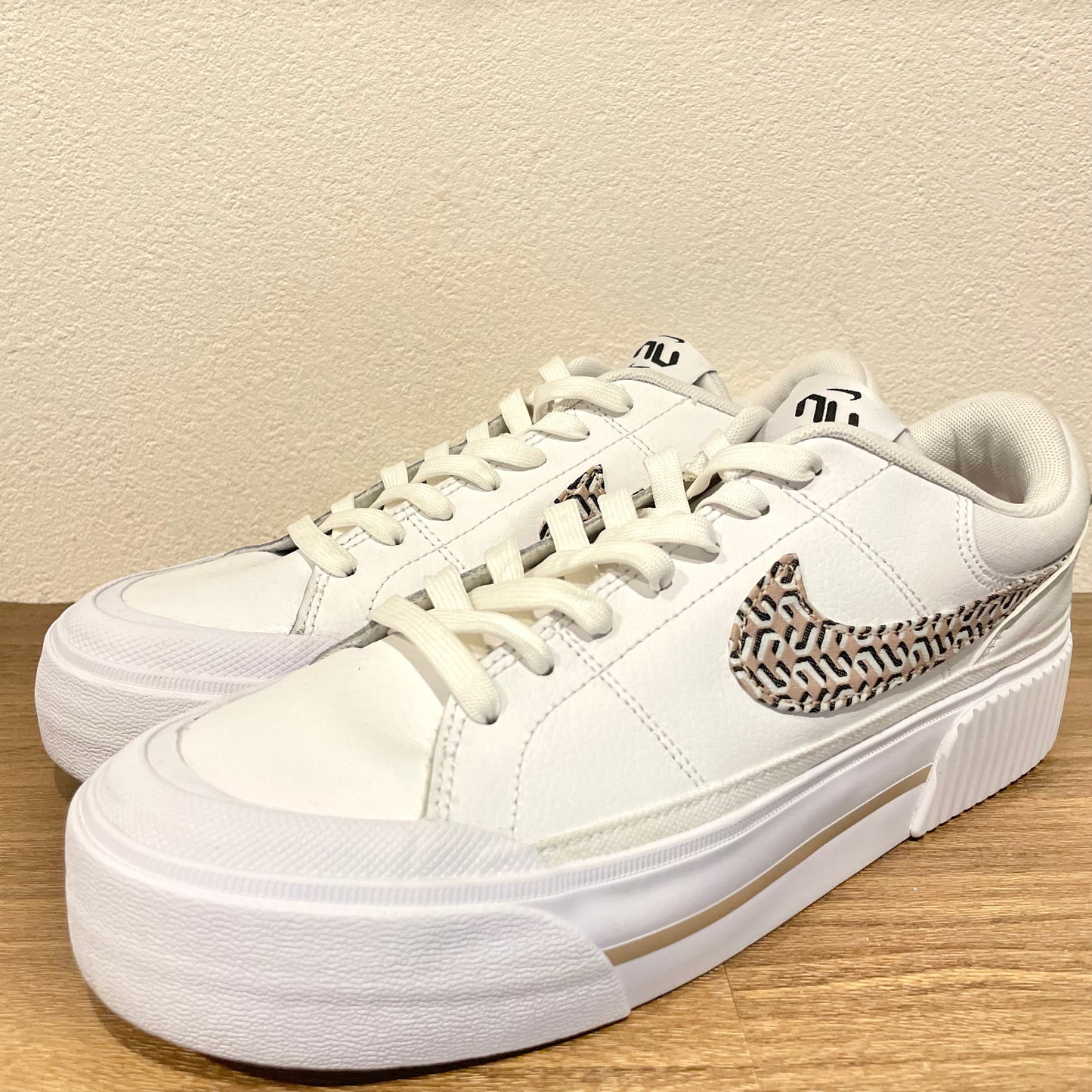 NIKE W COURT LEGACY LIFT 26.5cm