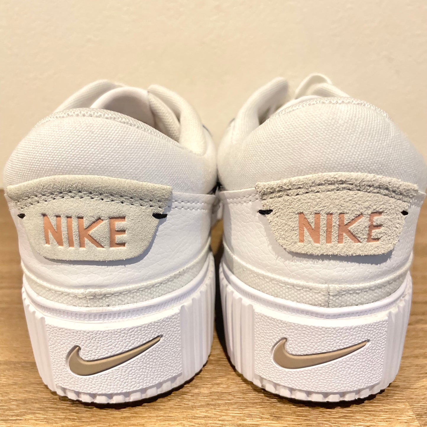 NIKE W COURT LEGACY LIFT 26.5cm