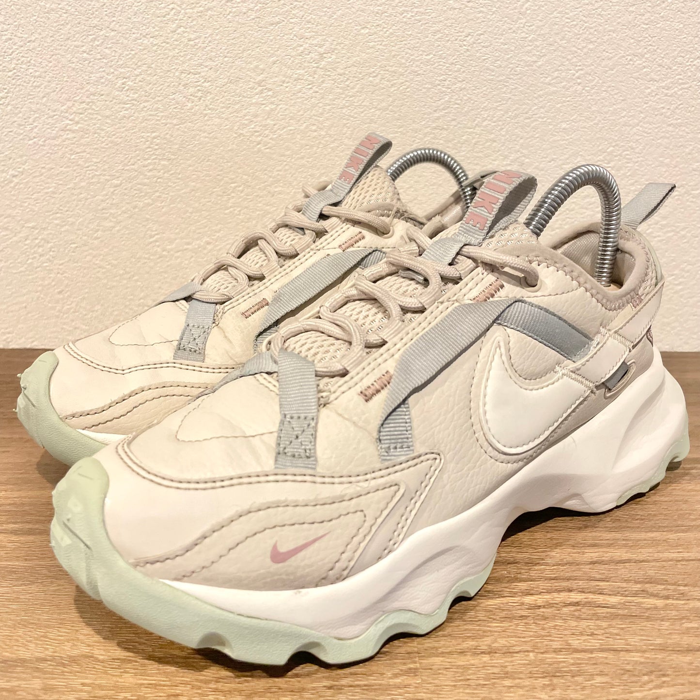 NIKE WMNS TC7900 24cm