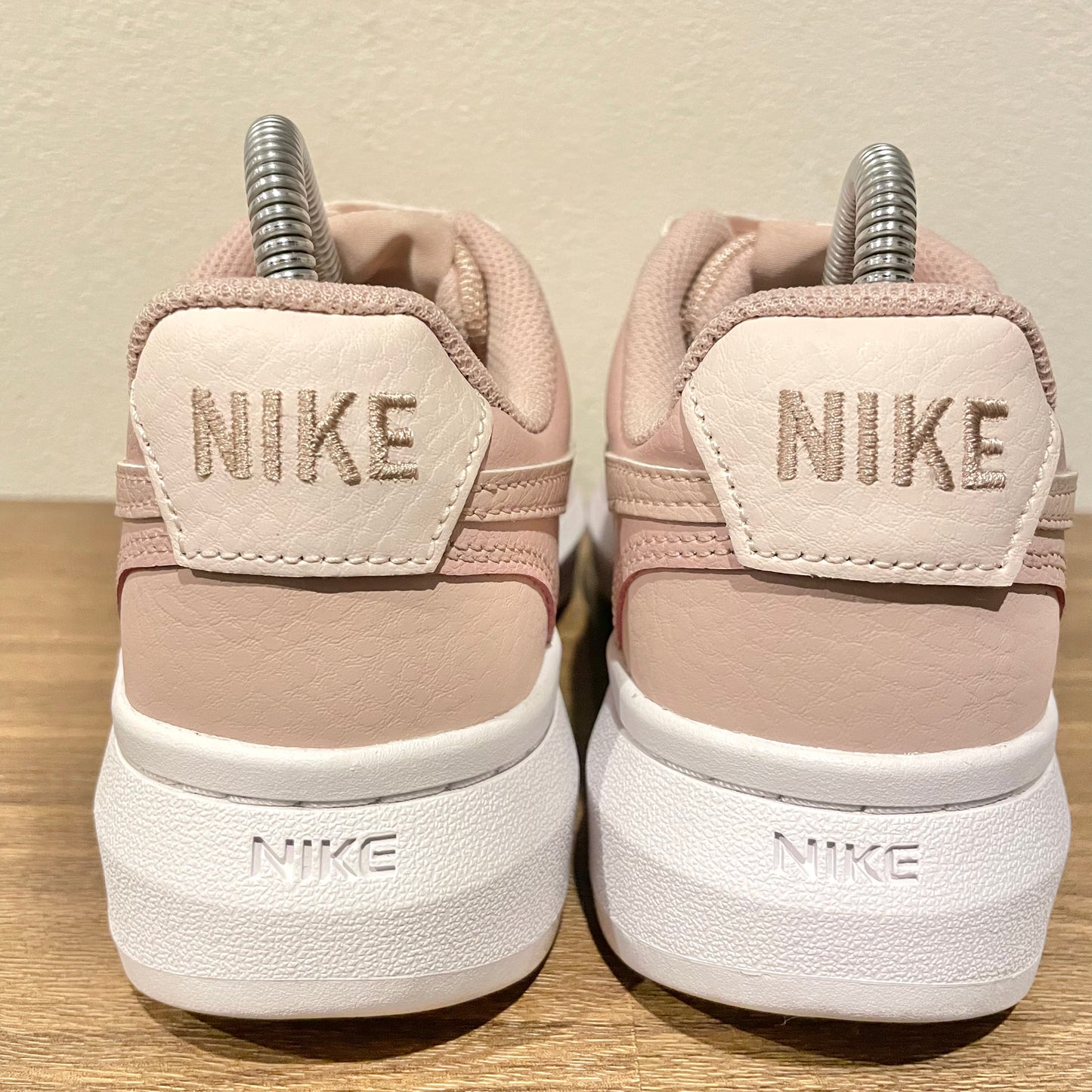 NIKE W COURT VISION ALTA LTR 24cm