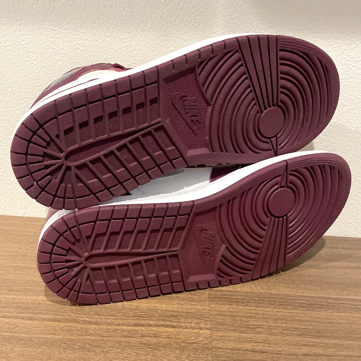 NIKE AIR JORDAN 1 RETRO HIGH OG BORDEAUX 28.5cm