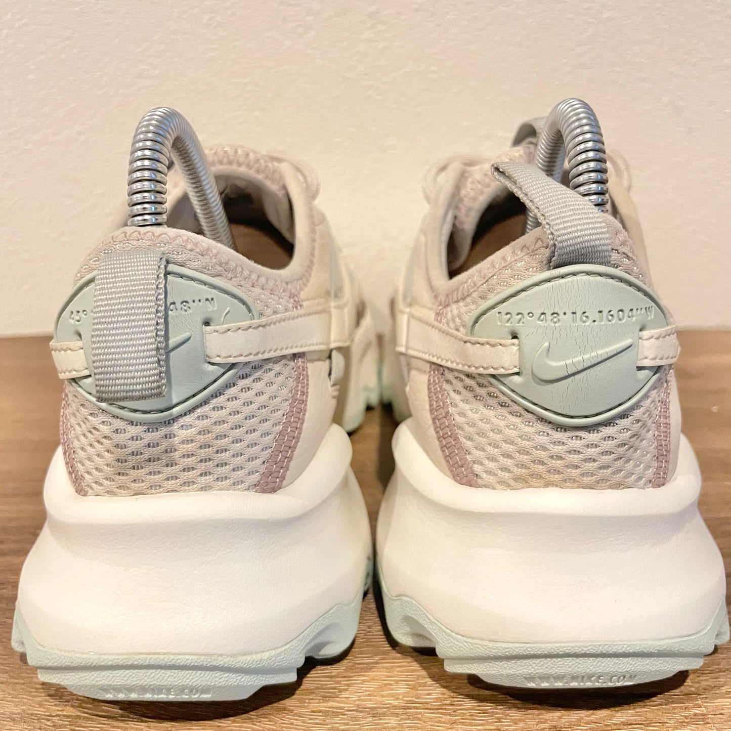 NIKE WMNS TC7900 23.5cm