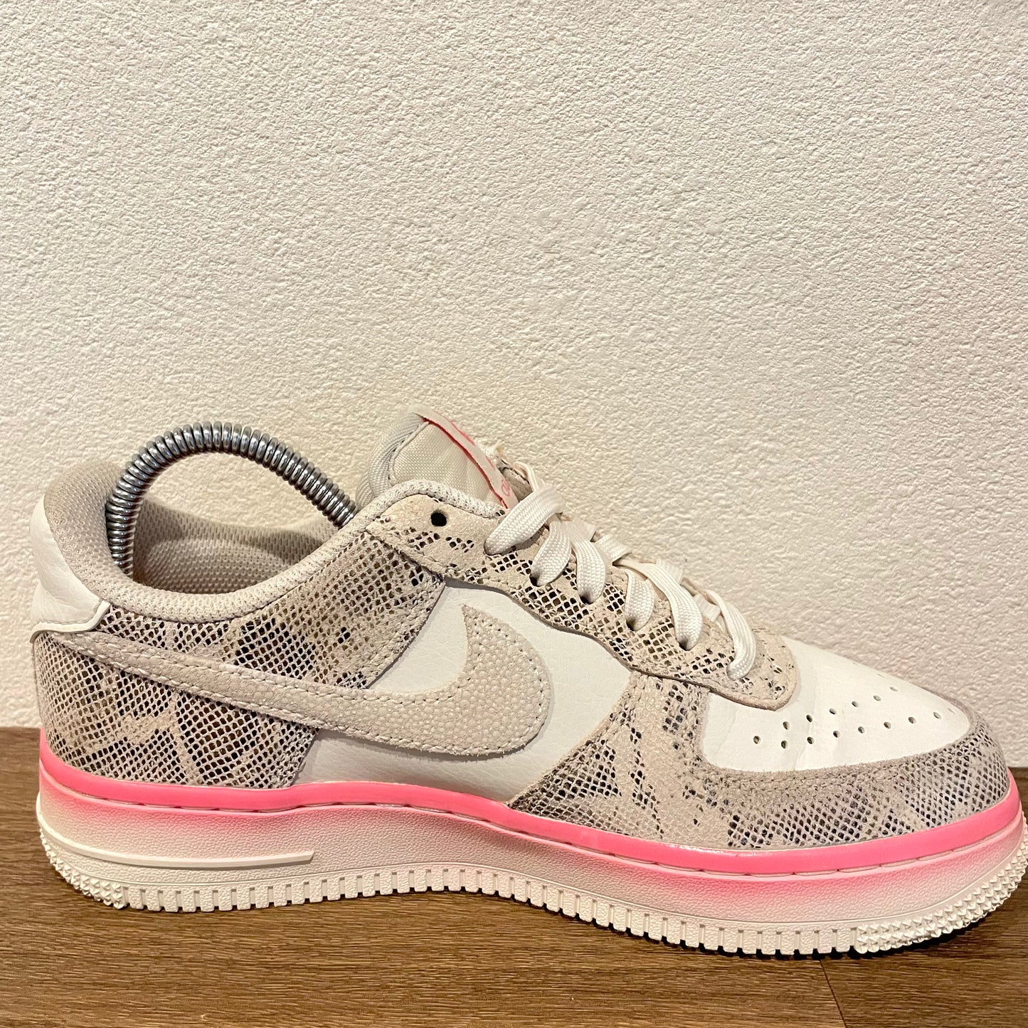NIKE WMNS AIR FORCE 1 '07 LX PHANTOM 23cm