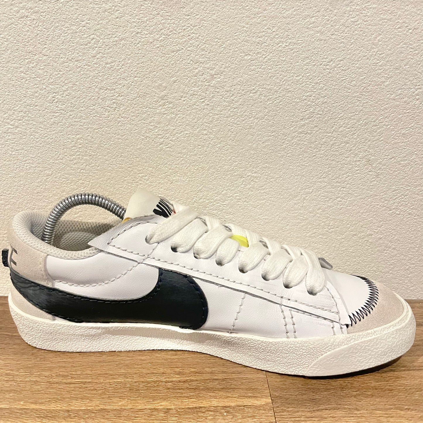 NIKE WMNS BLAZER LOW 77 JUMBO 25cm