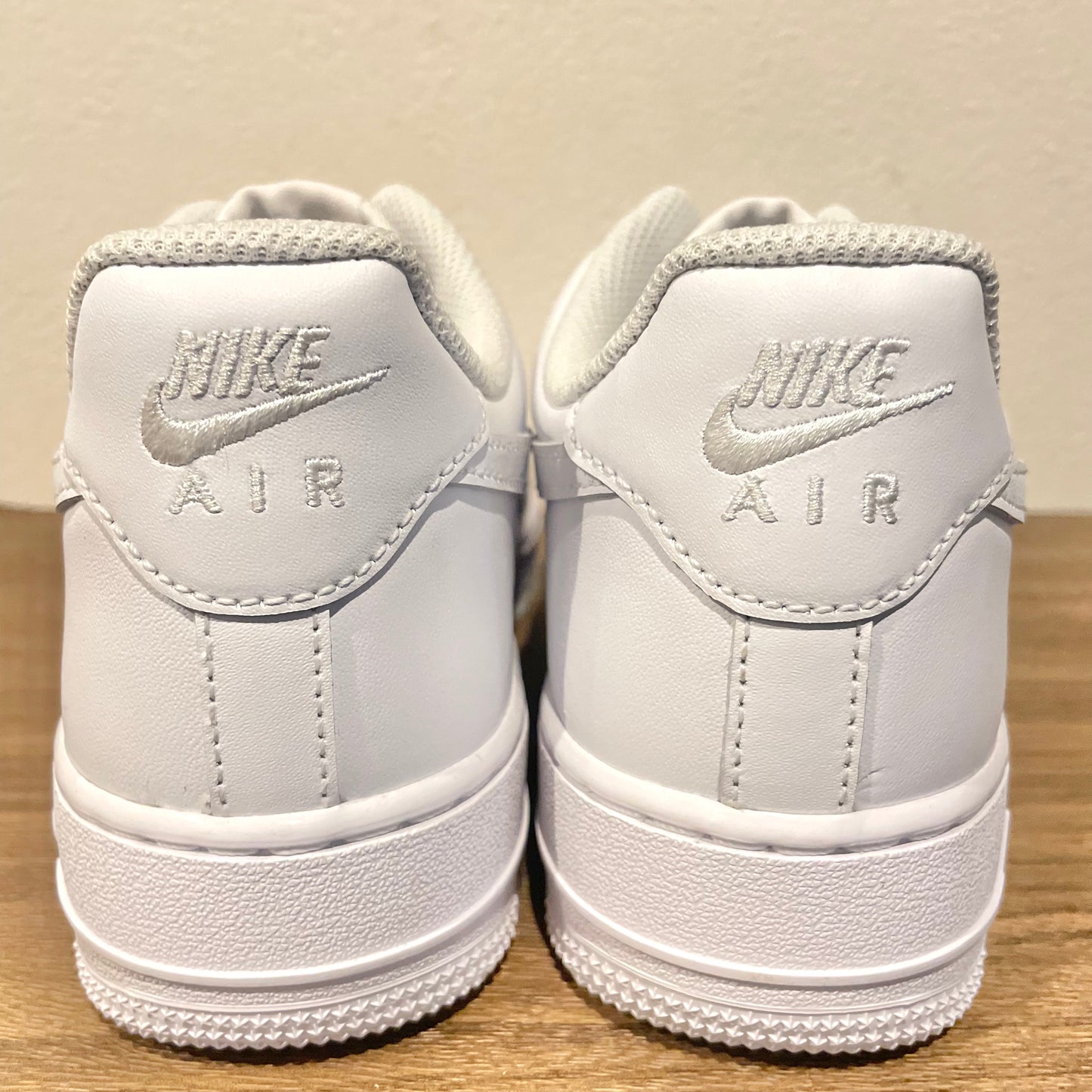 NIKE WMNS AIR FORCE 1 '07 WHITE 24.5cm