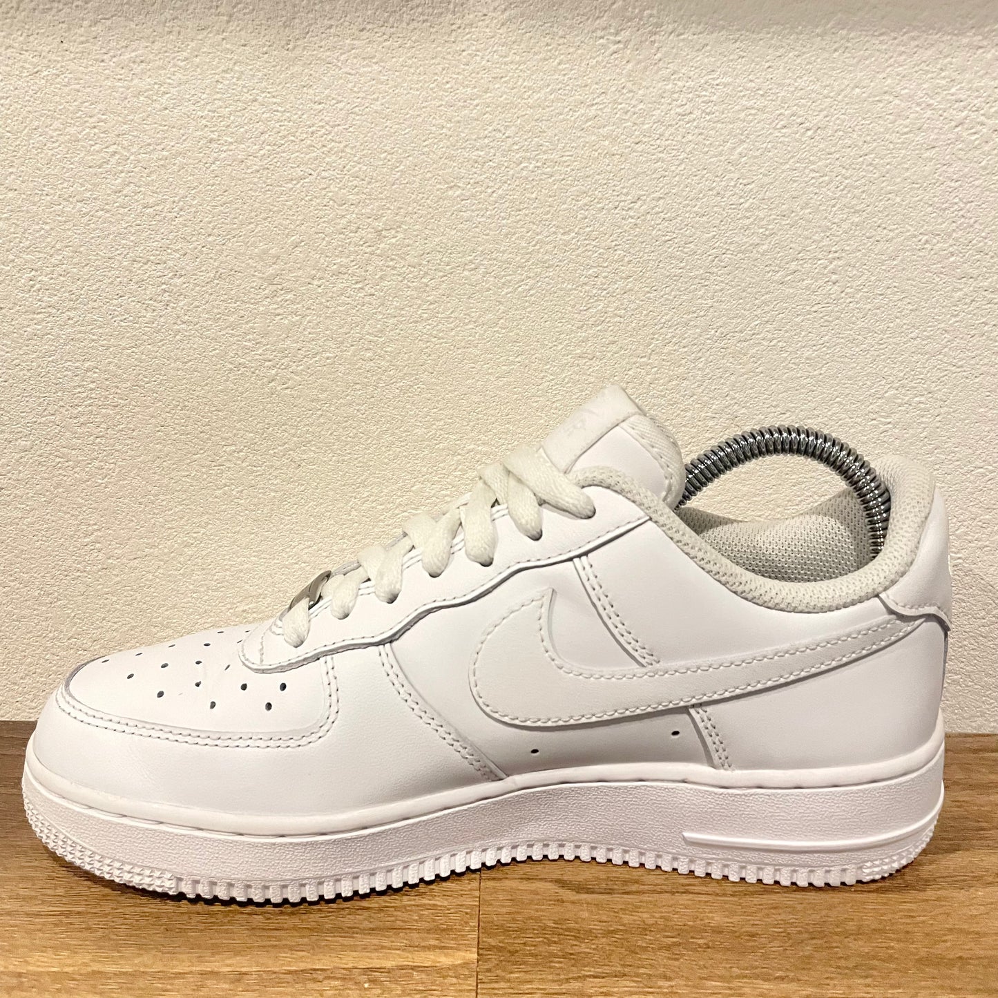 NIKE WMNS AIR FORCE 1 '07 WHITE 24.5cm