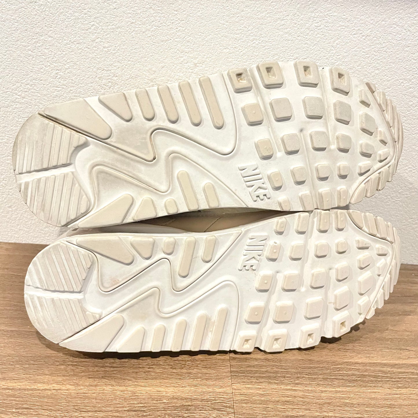 NIKE WMNS AIR MAX 90 23.5cm