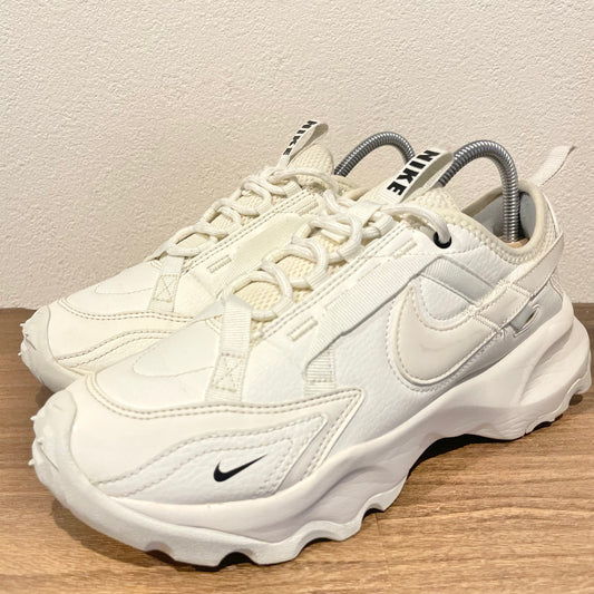 NIKE WMNS TC 7900 24.5cm